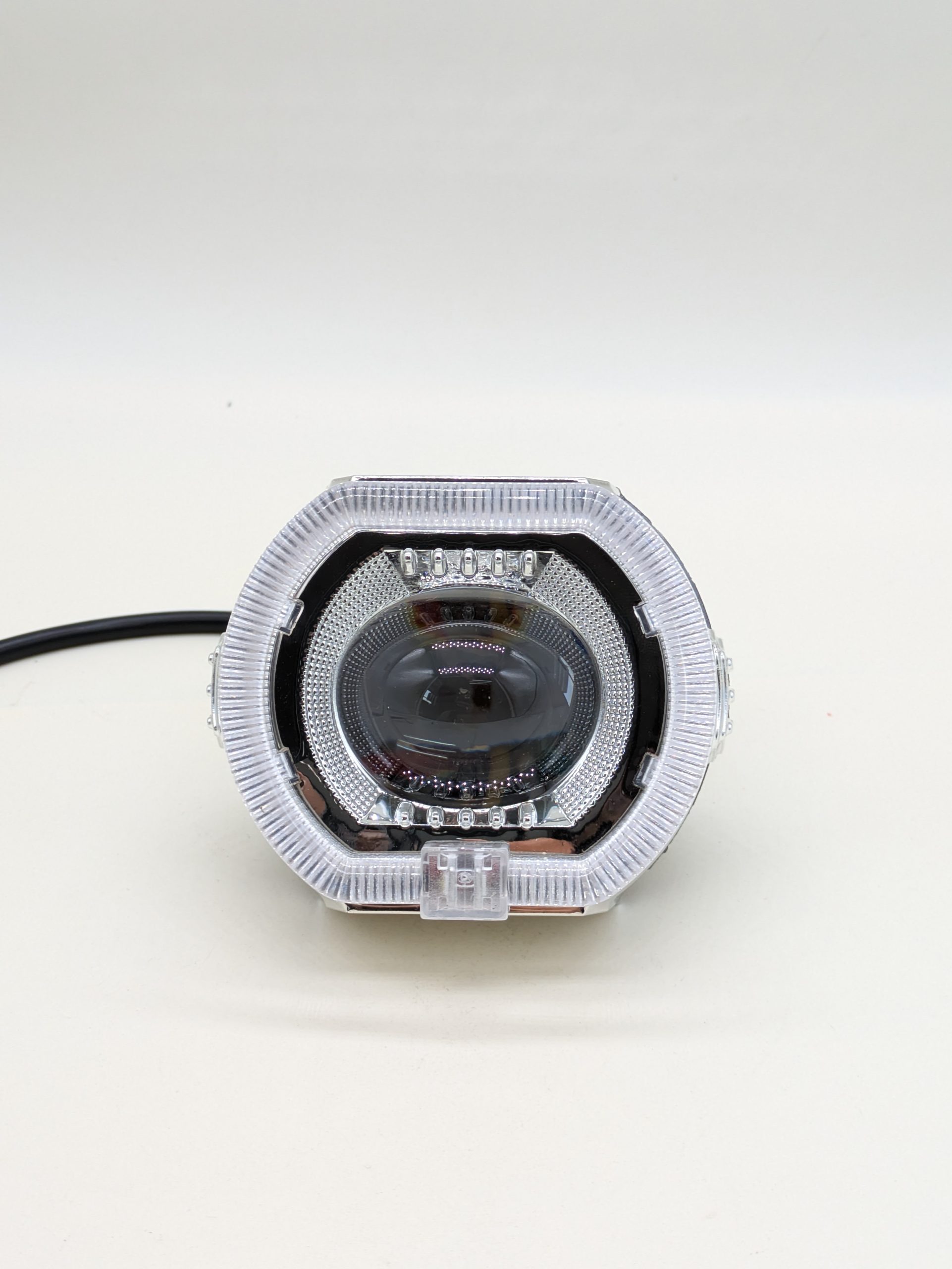 Built-in 3.5-inch lens - Image 2