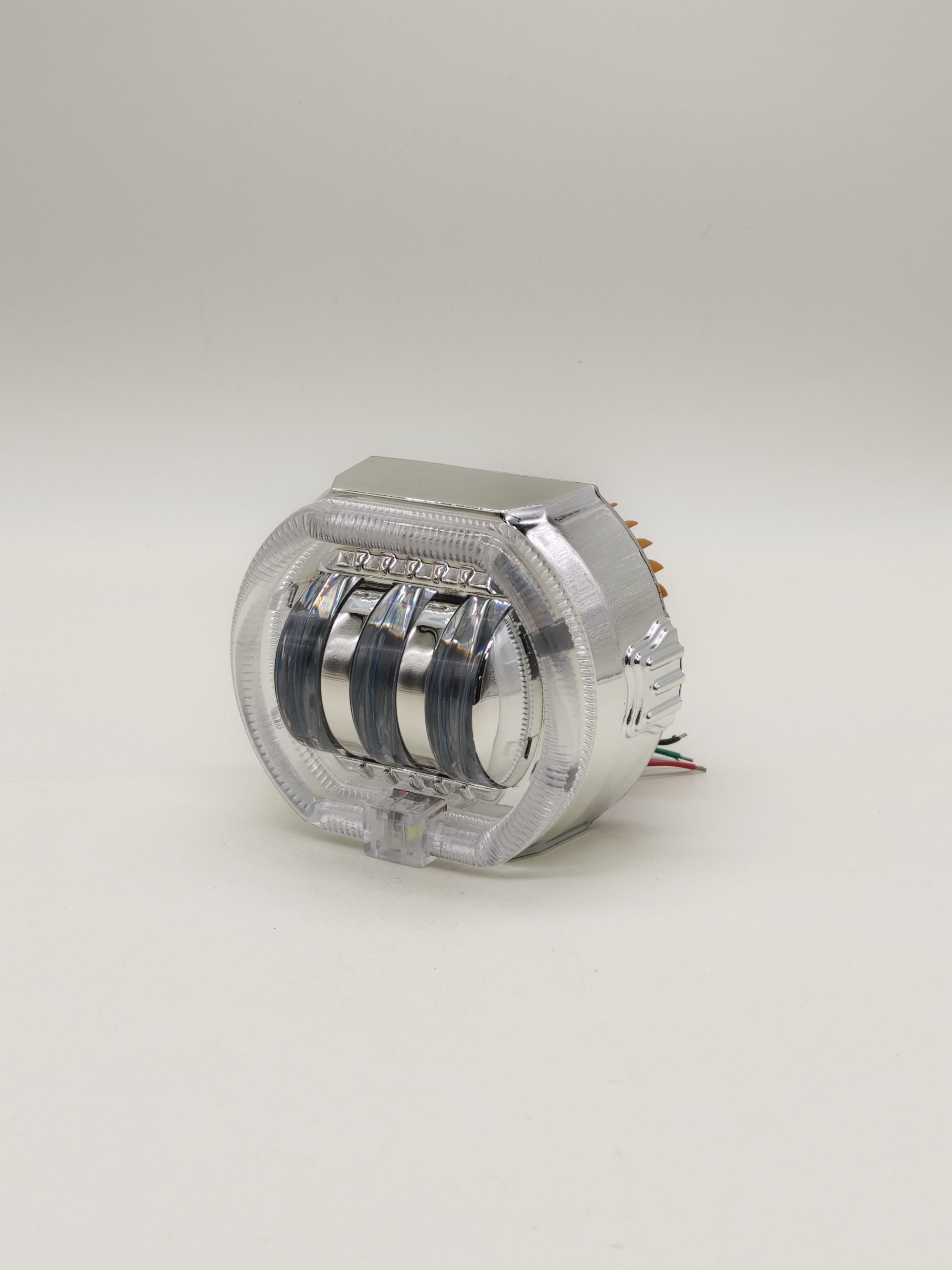 Built-in three-bead lens