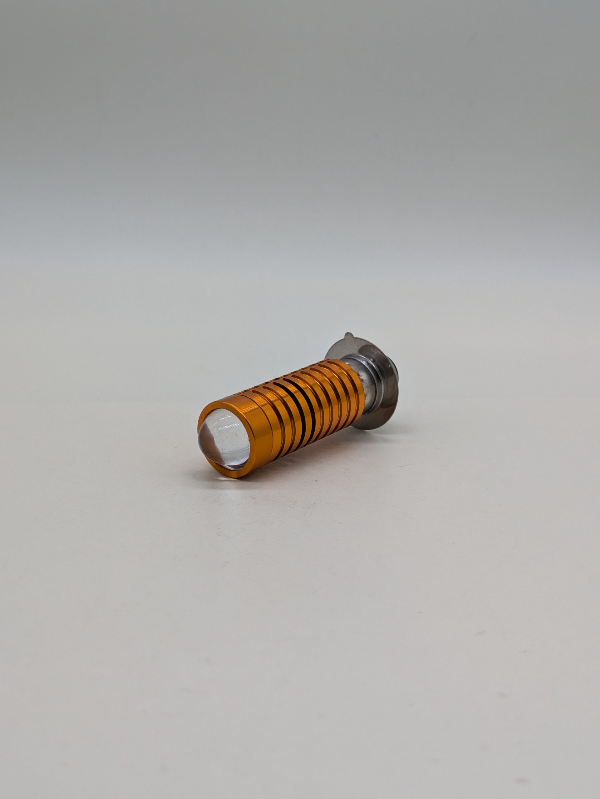 Small steel gun with one jaw